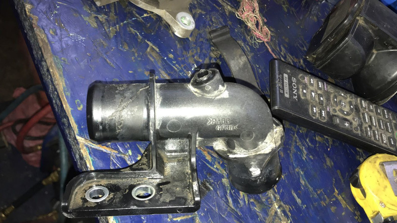 Патрубок радиатора 1605737011   Toyota RAV4