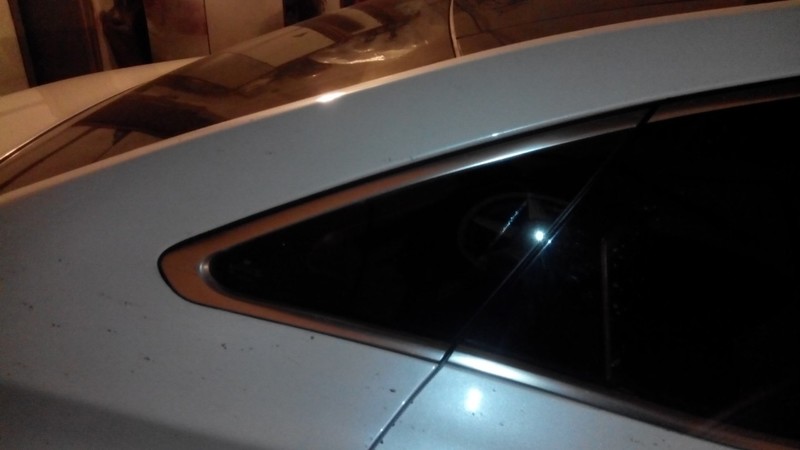 Стекло левое с хромом в заднее крыло Hyundai Azera 2012 г.  3.0 л бензин Прилуки