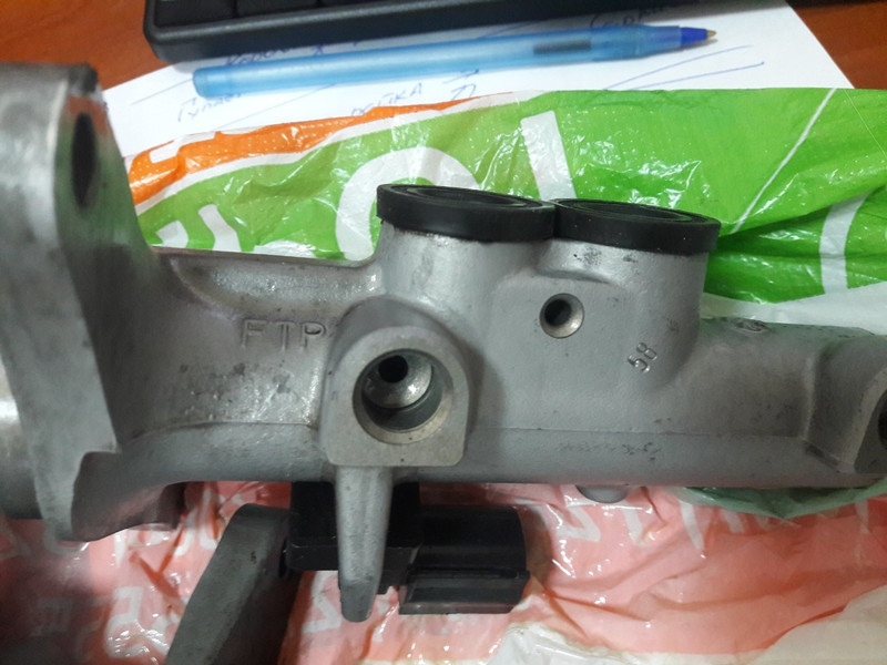 Главный тормозной 6R1611019A   Skoda Fabia, Volkswagen Polo