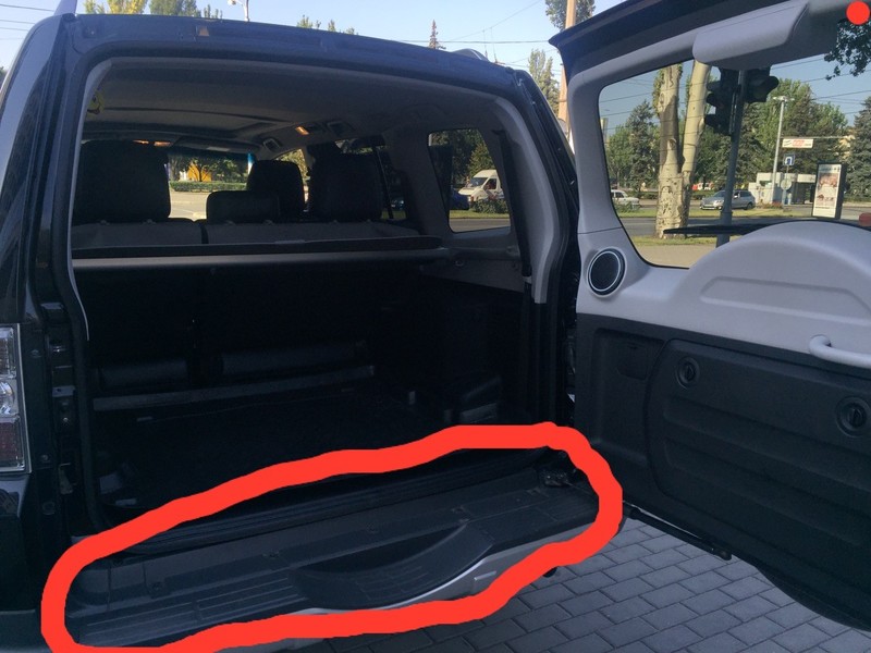 Полка заднего бампера Mitsubishi Pajero Wagon  2008 3.0 Бензин Запорожье