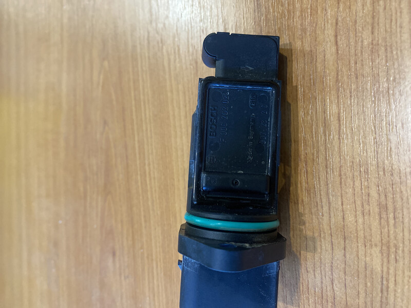 Расходомер воздуха Land Rover Freelander 2002 г.  2.0 л дизель