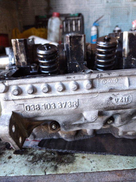 Двигатель 038103373R   Audi A4, Seat Alhambra, Skoda Superb, Volkswagen Caddy, Volkswagen Passat, Volkswagen Sharan, Volkswagen T5 (Transporter), Volkswagen Touran