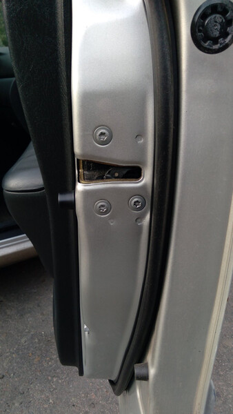 Правая передняя, правая задняя двери Toyota Corolla E120  2003 хетчбек 1.6 Бензин 