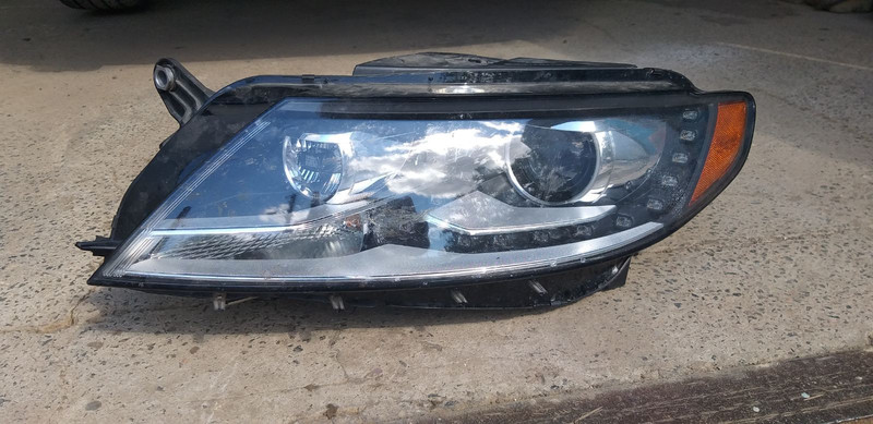 Фара передняя 3C8941040F   Volkswagen Passat CC