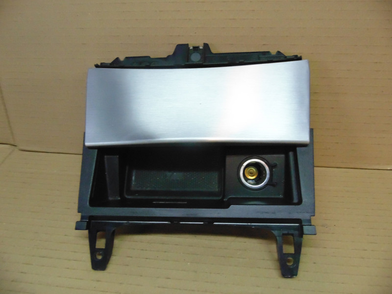Пепельница A2046801350   Mercedes E-Class
