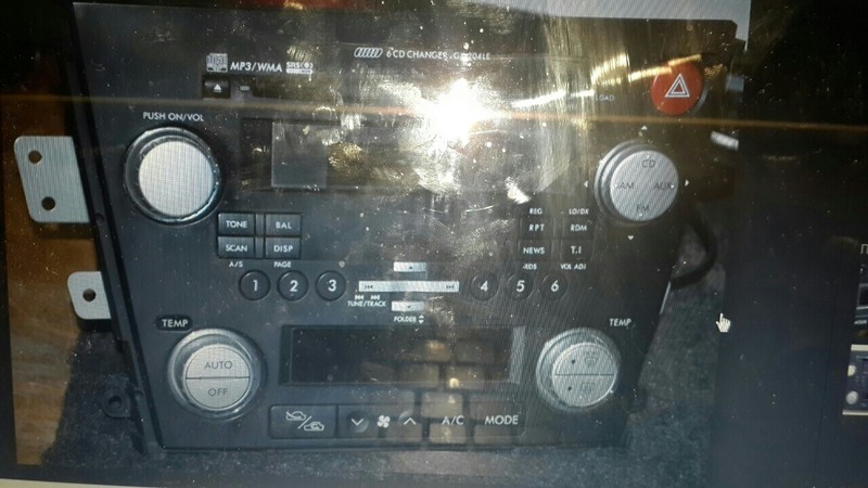 Центральная консоль от леворульного рестайла Subaru Outback  2007 универсал 2.5 Бензин Черновцы