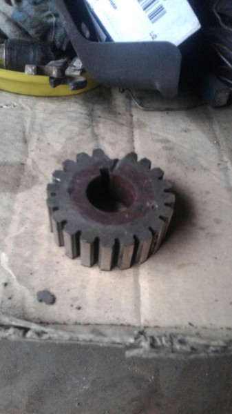 Шестерня колінвалу Nissan Bluebird  1986 2.0 Бензин 