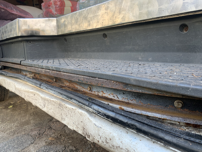 Направляюща боковою двері Iveco Daily  2006 3.0 Дизель Прилуки