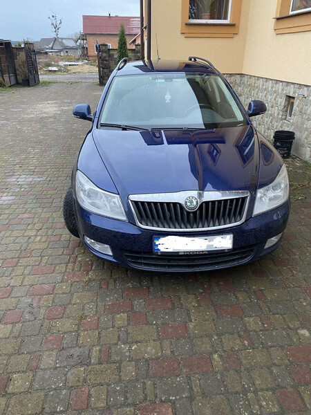 Бампер передній Skoda Octavia A5  2010 універсал 2.0 Дизель 