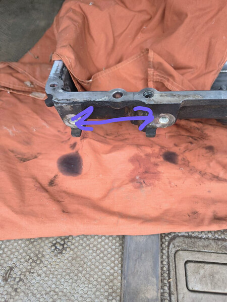 Піддон мастила Nissan Navara  2010 2.5 Дизель Вараш