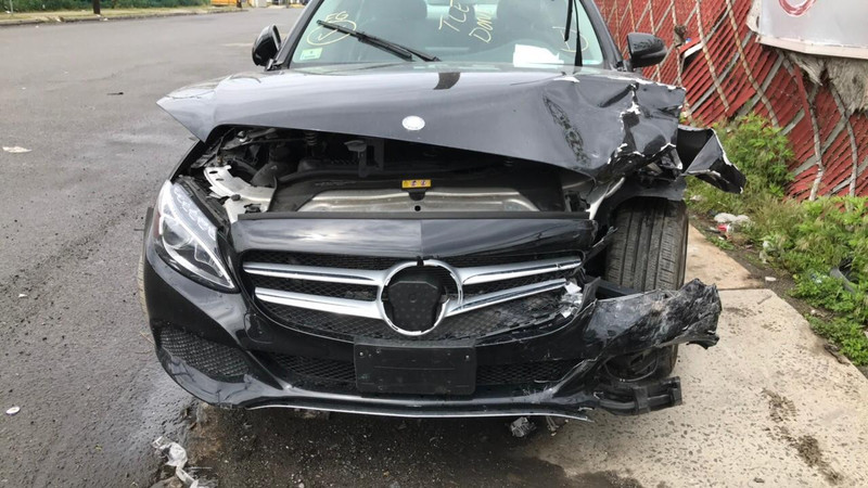 Фара передняя левая Mercedes C-Class 2016 г.  2.0 л бензин Полтава