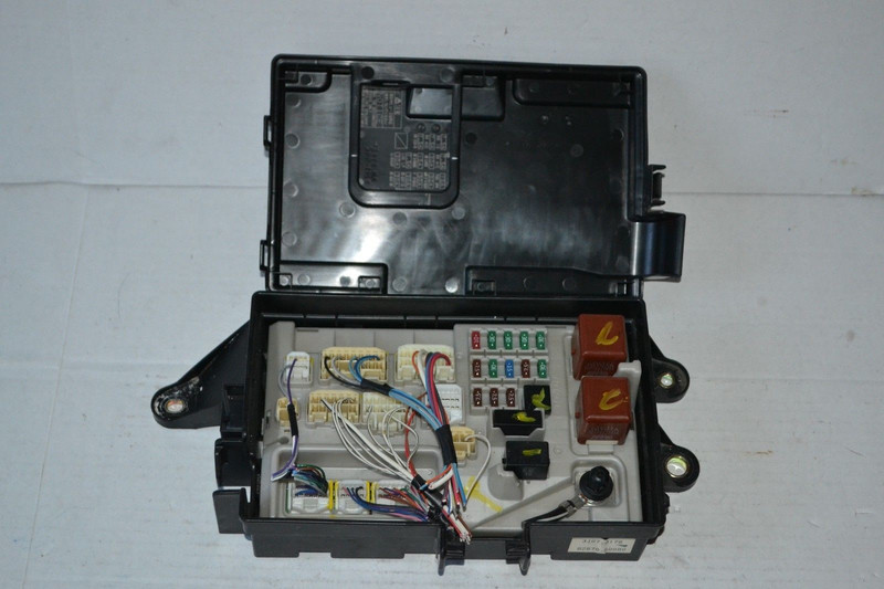 Блок предохранителей Lexus LS LS430 2005 г.  4.3 л бензин Киев