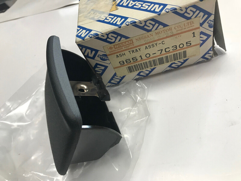 Пепельница центральной консоли, сзади (черный) Nissan Vanette  1996 2.3 Дизель Полтава
