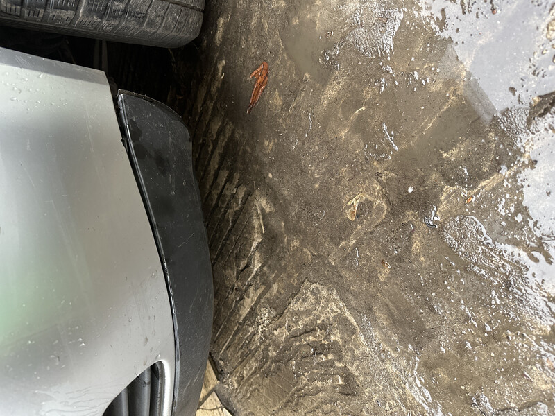 Нижня частина переднього бампера Volkswagen Golf 4  2002 хетчбек 1.6 Бензин Ніжин