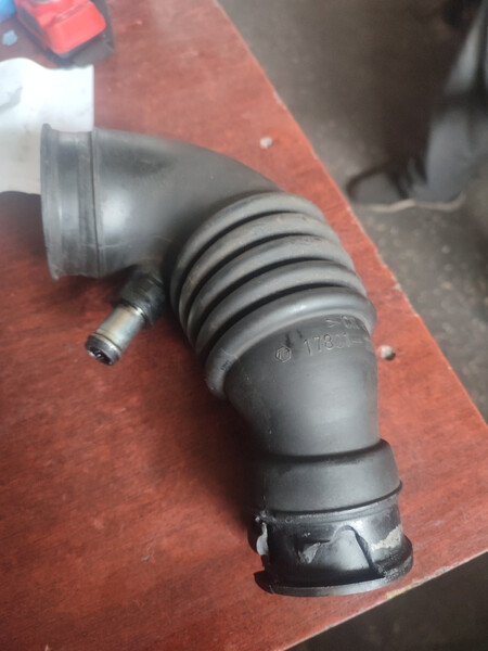 Патрубок турбины 1788127060   Toyota Previa
