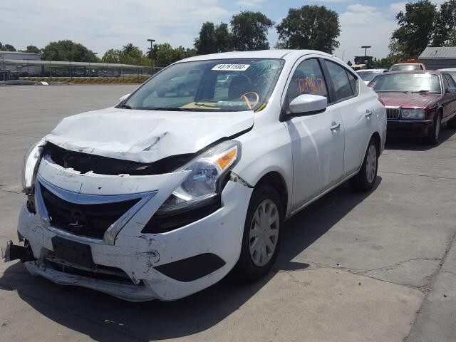 Капот Nissan Versa 2017 г.  10.0 л бензин Киев