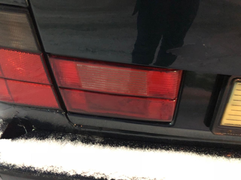 Фонарь задний внутренний левый 63211389015   BMW 5 Series