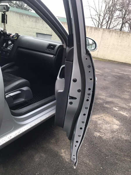 Накладка права перед Volkswagen Golf 6  2011 универсал 1.6 Дизель Конотоп