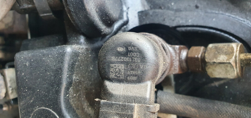 Дизельна форсунка Volkswagen Caddy 3  2012 універсал 2.0 Дизель 