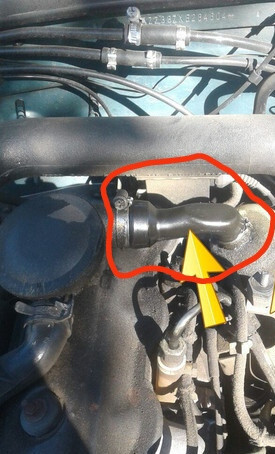 Патрубок сапуна Volkswagen Passat B5 1998 г.  Мариуполь