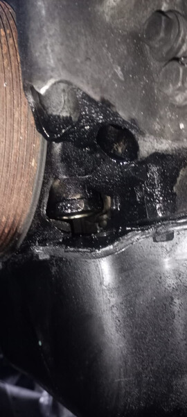 Передня кришка двигуна Toyota Avensis  2007 2.2 Дизель Херсон