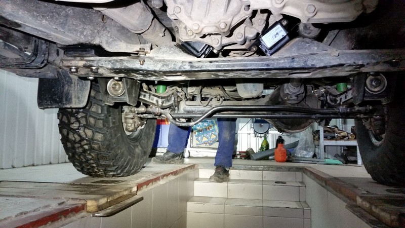 Стабилизатор передний Nissan Patrol GR Y61 1999 2.8 Дизель Ужгород