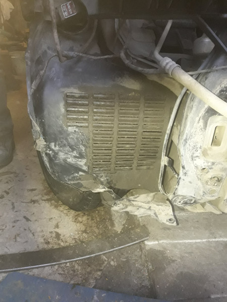 Решетка для крепления бампера к телевизору Kia Soul  2011 хетчбек 1.6 Бензин 