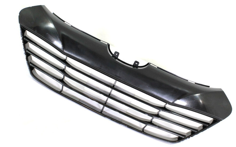 Решітка в бампер Hyundai ix35  2011 2.0 Бензин Каменское