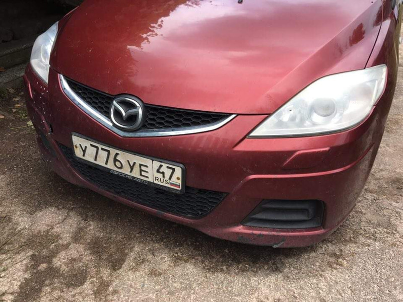 Бампер передний под омыватели Mazda 5  2008 універсал 3.5 Бензин 