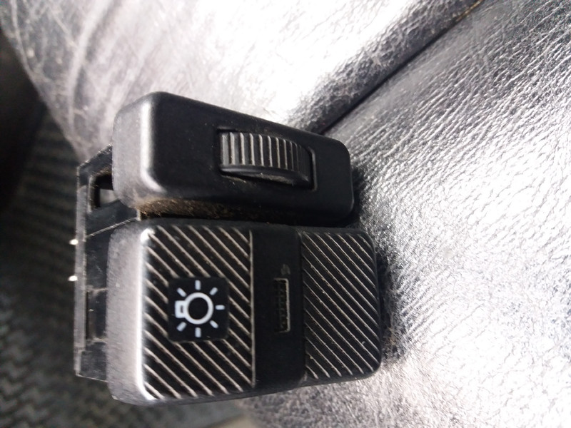 Переулбчатель фар Volkswagen Passat B3 1991 г.  2.0 л бензин Тернополь