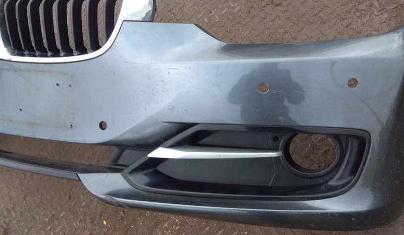 Решітка бампера 51117300738   BMW 3 Series