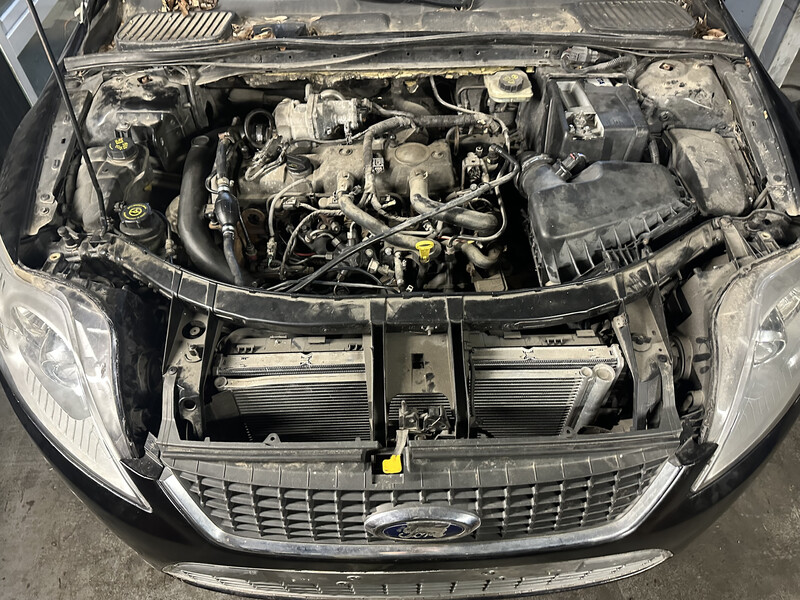 Пластик подкапотный Ford Mondeo 4  2008 1.8 Дизель 