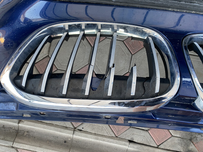Решетка бампера верхняя ліва BMW X1  2016 2.0 Бензин Христинівка