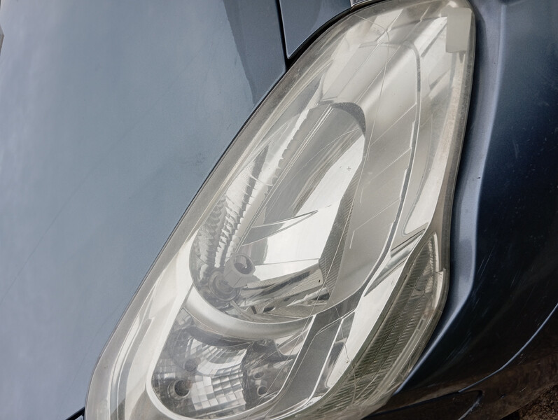 Фара передня права Citroen Berlingo  2010 1.6 Дизель 