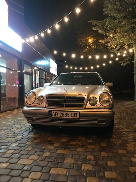 Бампер передний Mercedes E-Class 1997 г.  2.3 л бензин Винница