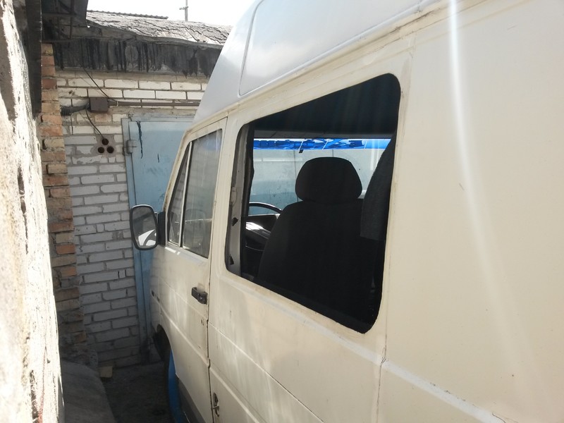 Стекло боковое Renault Trafic  1990 2.1 Дизель Киев