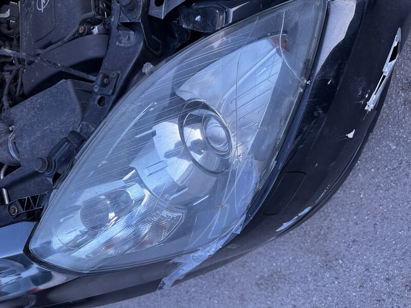 Фара передняя правая Opel Zafira B  2009 универсал 1.8 Бензин Винница