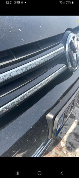 Решітка радіатора Volkswagen Touareg  2013 2.0 Дизель 