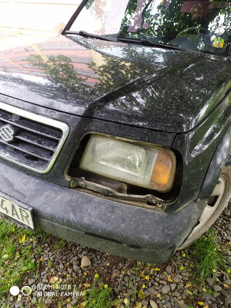 Рамка фары Suzuki Vitara  1989 2.0 Бензин 