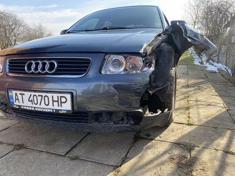 Капот Audi A3  2002 хэтчбек 1.6 Бензин Надворная