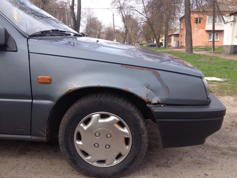 Крыло переднее Mitsubishi Lancer 1986 г.  1.5 л бензин Прилуки