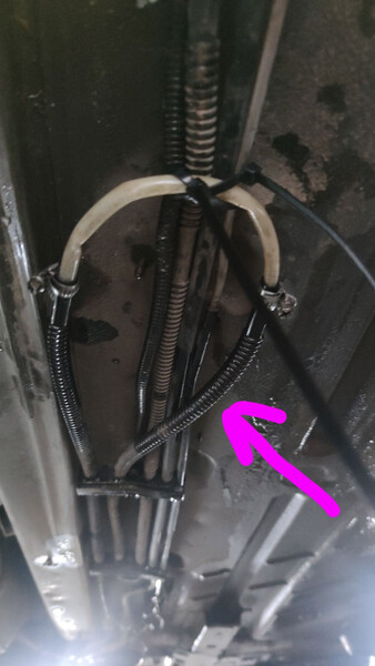 Трубка по якій йде солярка Renault Megane 3 2007 универсал 1.5 Дизель 