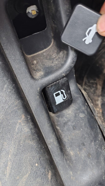 Ричаг відкриття капоту в салоні Honda CR-V RD 2004 2.2 Бензин Киев