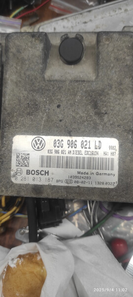 Электронный блок управления двигателем 03G906021LD   Skoda Octavia