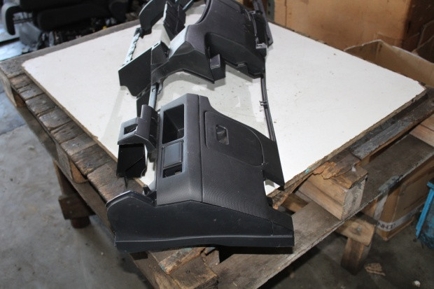 Торпедо панель Nissan Micra  2010 хетчбек 1.2 Бензин 