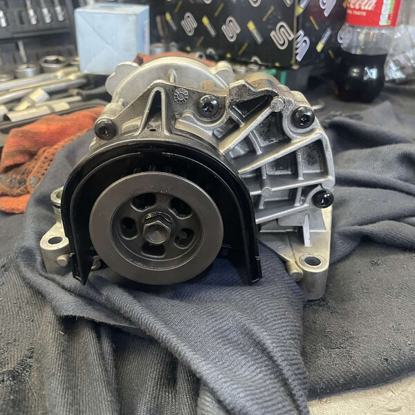 Масляний насос з маслопрйоником Kia Sportage 4  2018 1.6 Дизель Белая Церковь