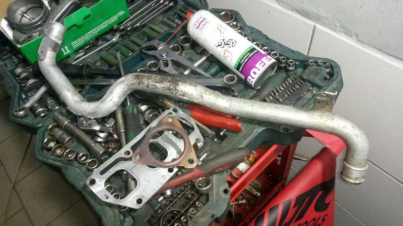 Трубка охолодження 7L0121070A   Volkswagen Touareg