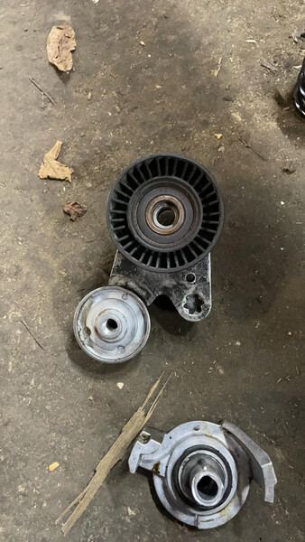 Натяжитель ремня генератора BMW X5 E70  2008 3.0 Бензин Луцк