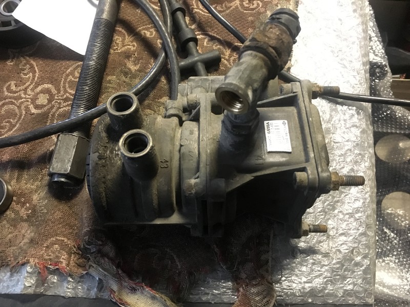 Кран пневматики Volvo FL 2003 г.  Львов