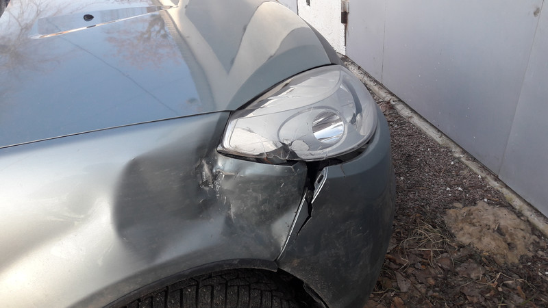 Крыло переднее Renault Sandero хэтчбек 2012 г.  1.4 л бензин Житомир